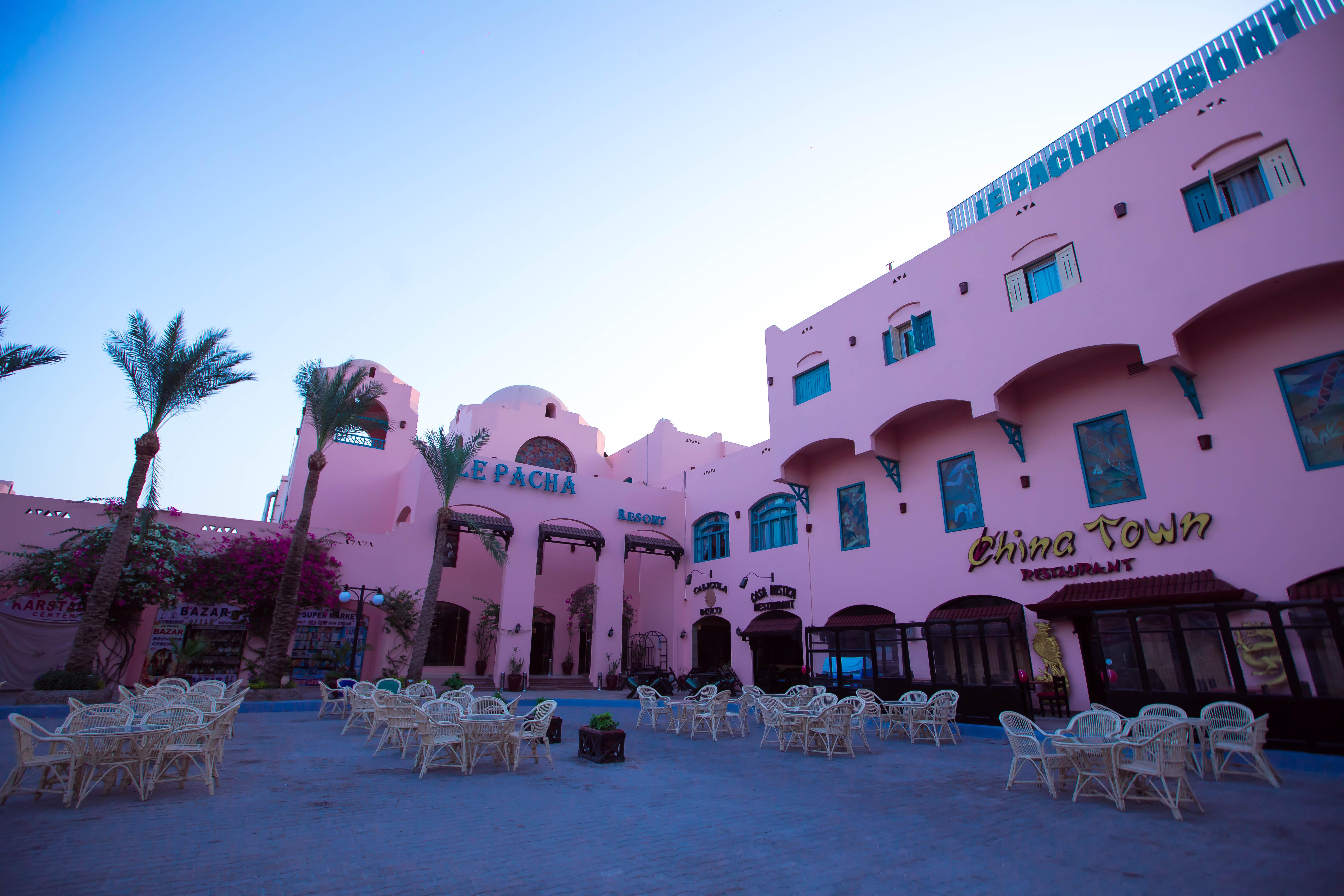 Le Pacha Complex